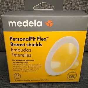 Medela PersonalFit Flex Breast Shields, 2 Pack of 21mm Breast Pump Flanges